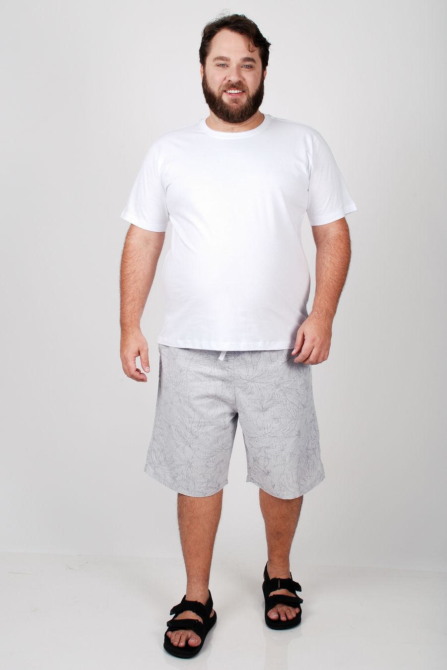 Bermuda em sarja estampada 'folhas' plus size branco