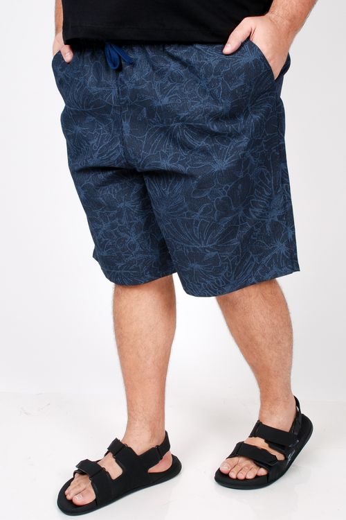Bermuda em sarja estampada 'folhas' plus size azul