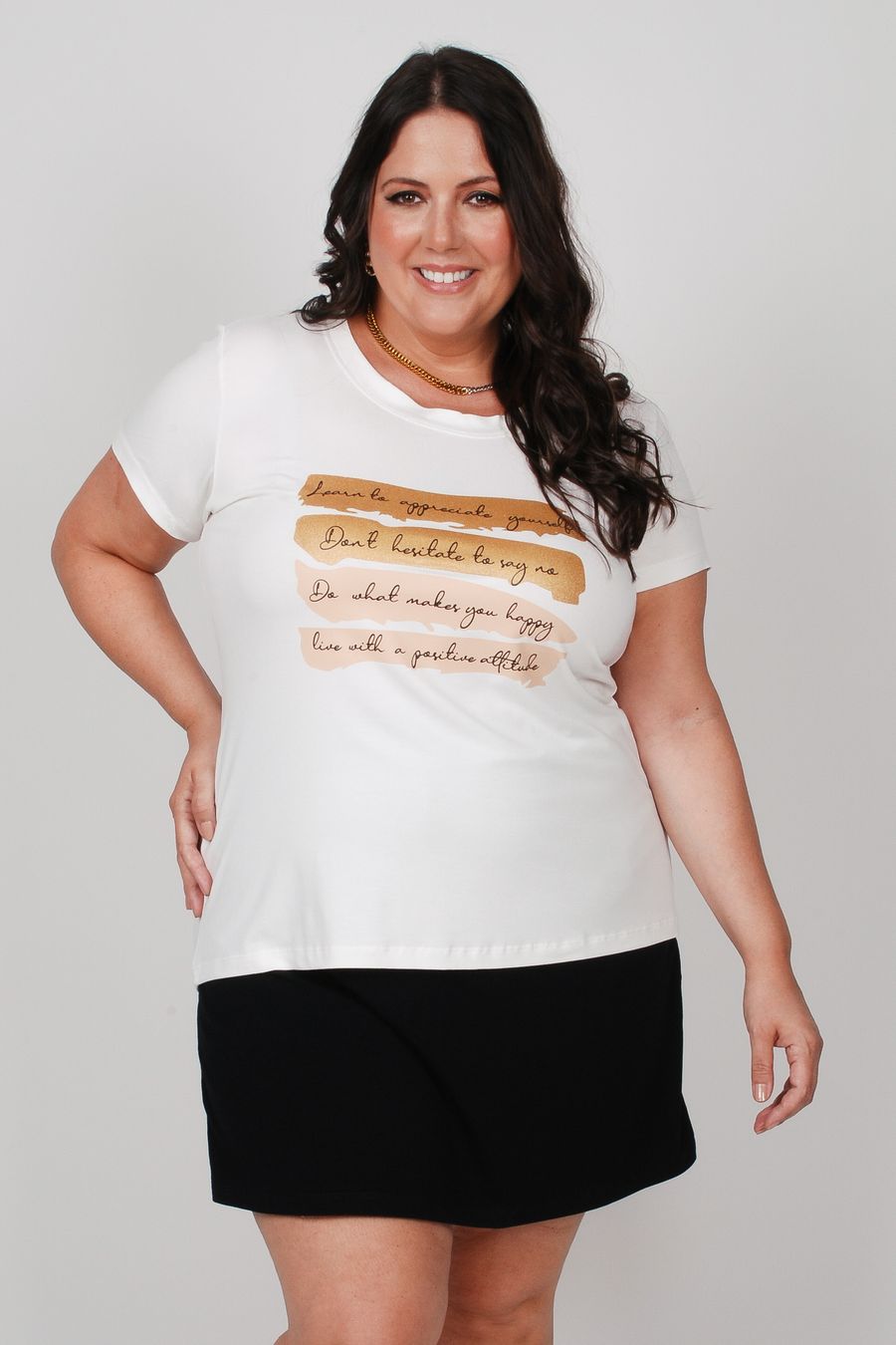 Blusa em malha com estampa localizada plus size off white