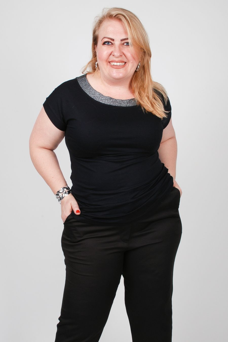 Blusa com detalhe em lurex no decote plus size preto