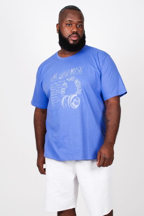 Camiseta com estampa 'live with music' plus size azul