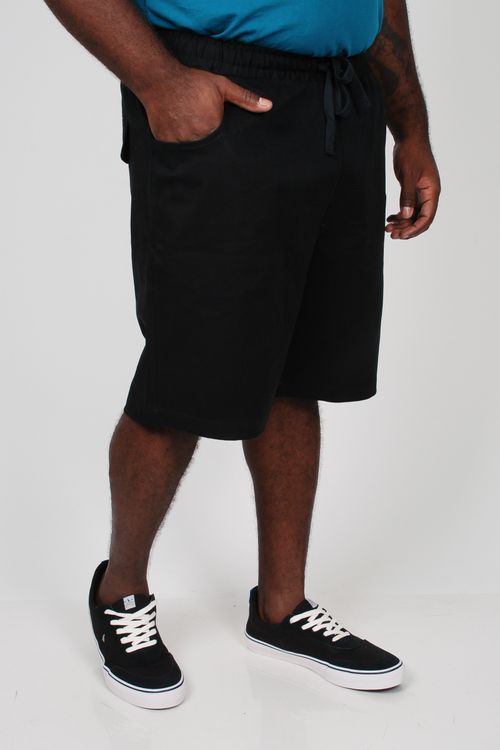 Bermuda em sarja plus size preto