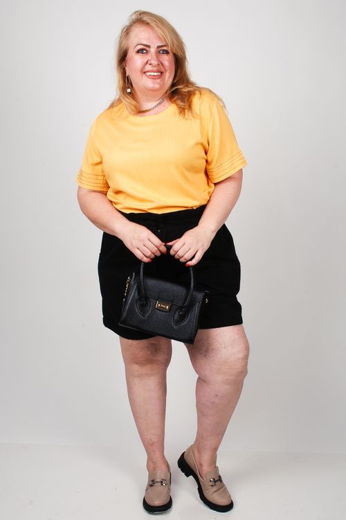 Blusa em viscose com pesponto contrastante plus size amarelo