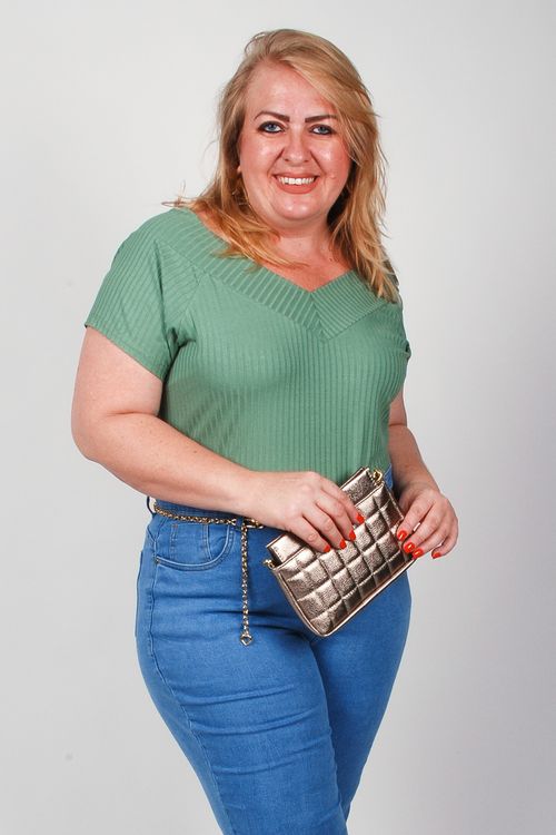 Blusa malha canelada decote v plus size verde