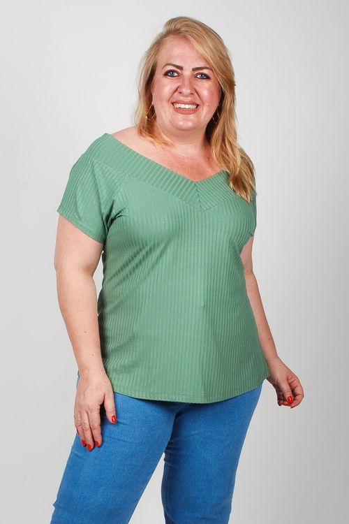 Blusa malha canelada decote v plus size verde