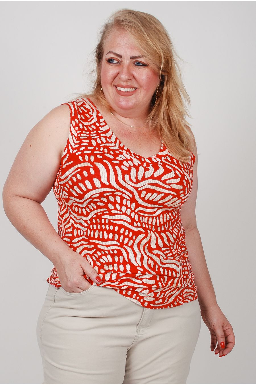Regata em malha estampada plus size vermelho