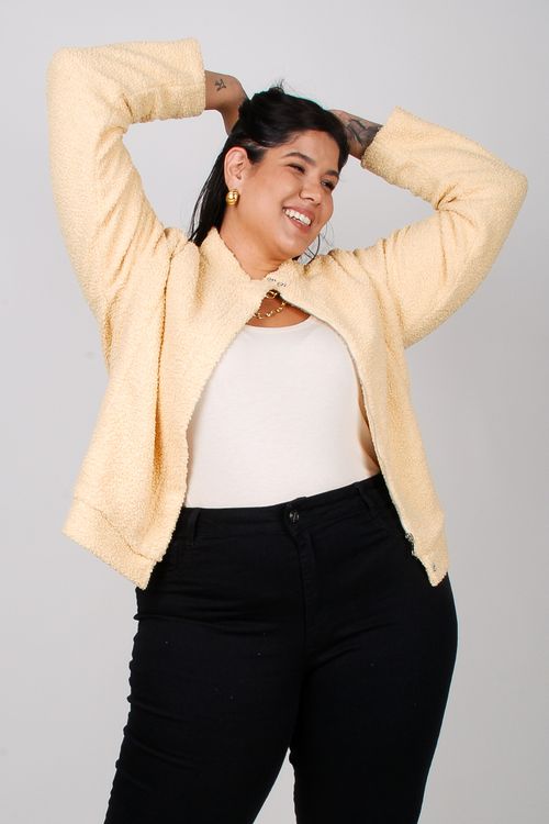 Jaqueta carneirinho plus size bege
