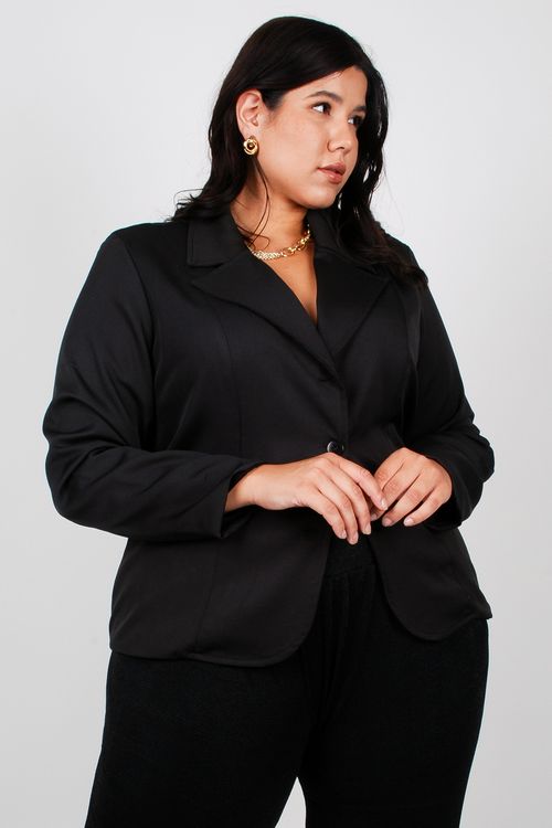 Blazer alfaiataria plus size. preto