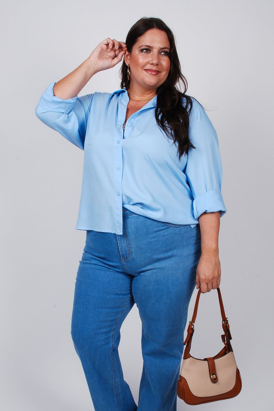 Camisa em viscose lisa manga longa azul