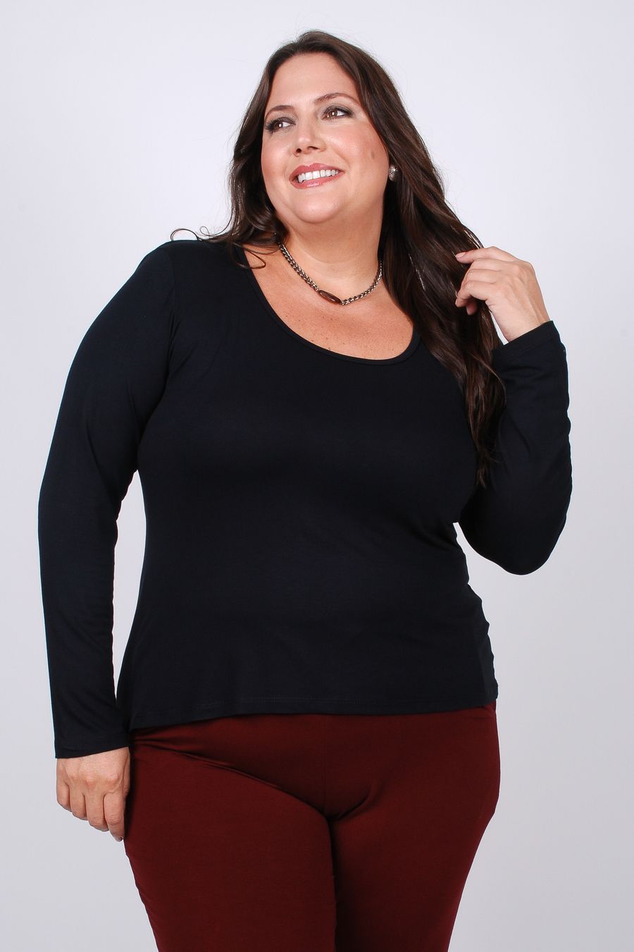 Blusa manga longa em malha lisa preto