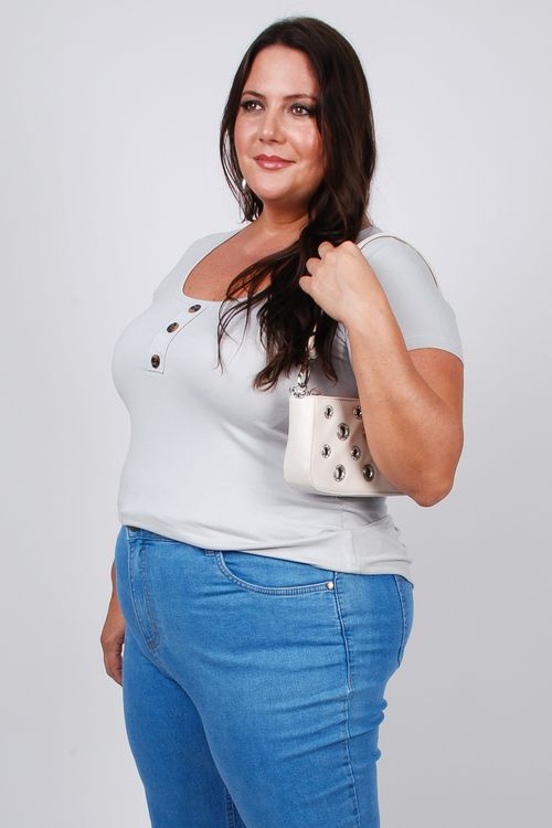 Blusa manga curta em malha lisa com botões cinza