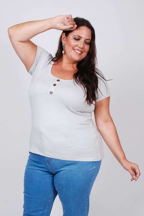 Blusa manga curta em malha lisa com botões cinza