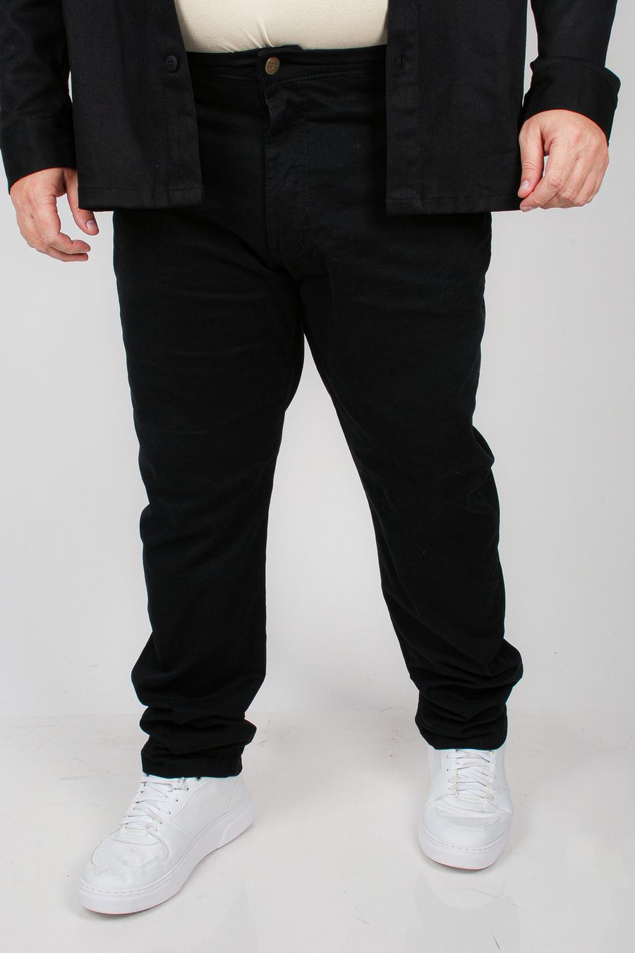 Calça reta masculna em sarja plus size preto