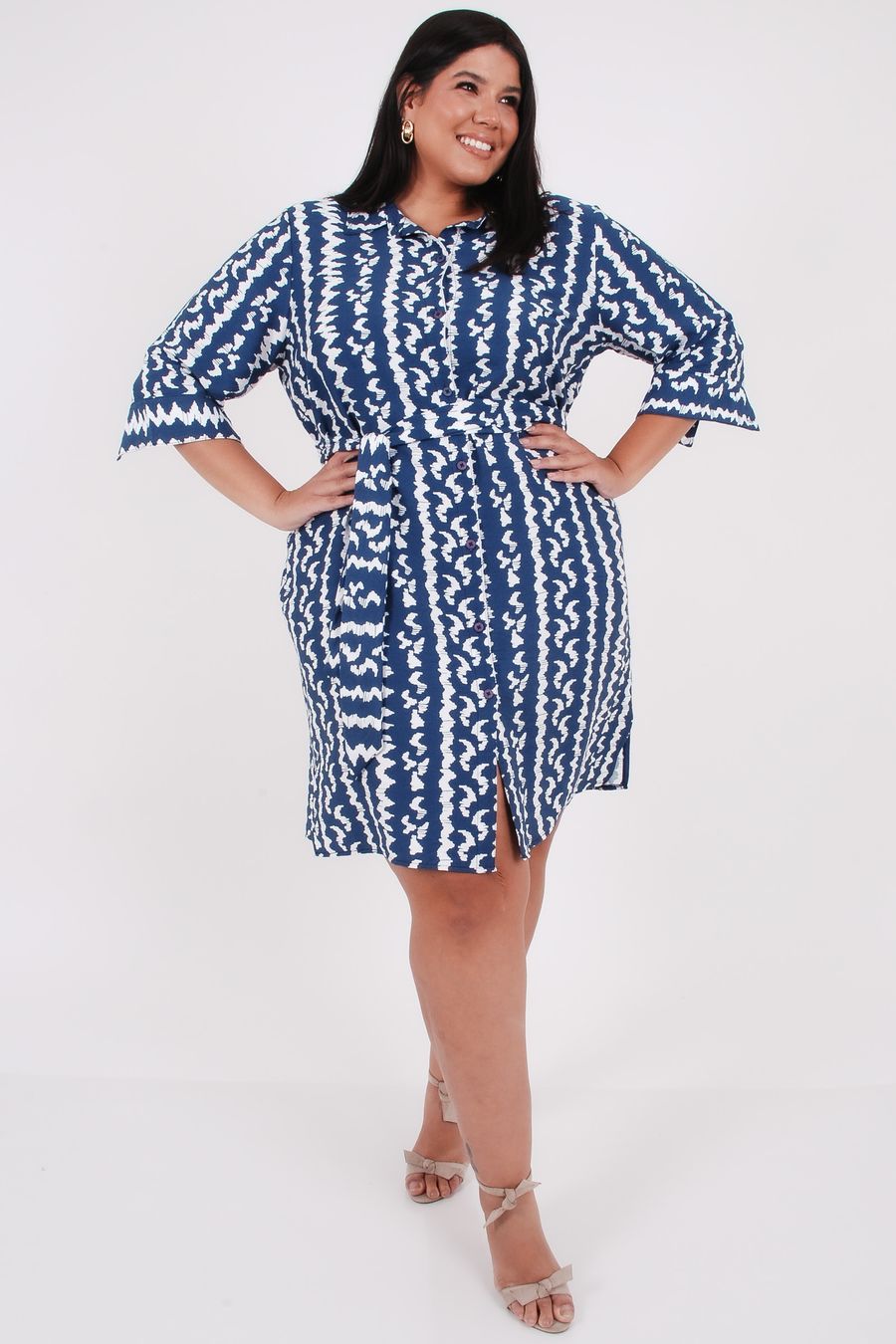 Vestido chemise em tecido estampado azul marinho