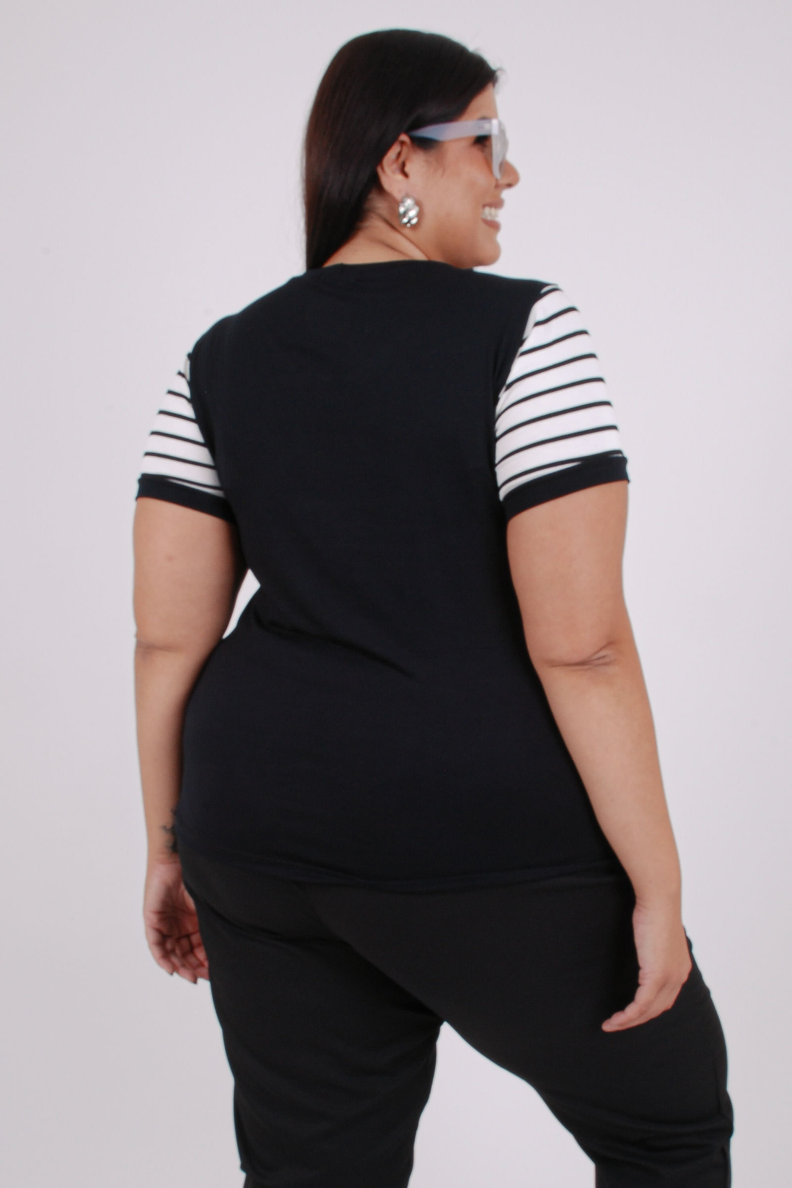 Blusa-em-malha-listrada-com-estampa-na-frente_0009_4