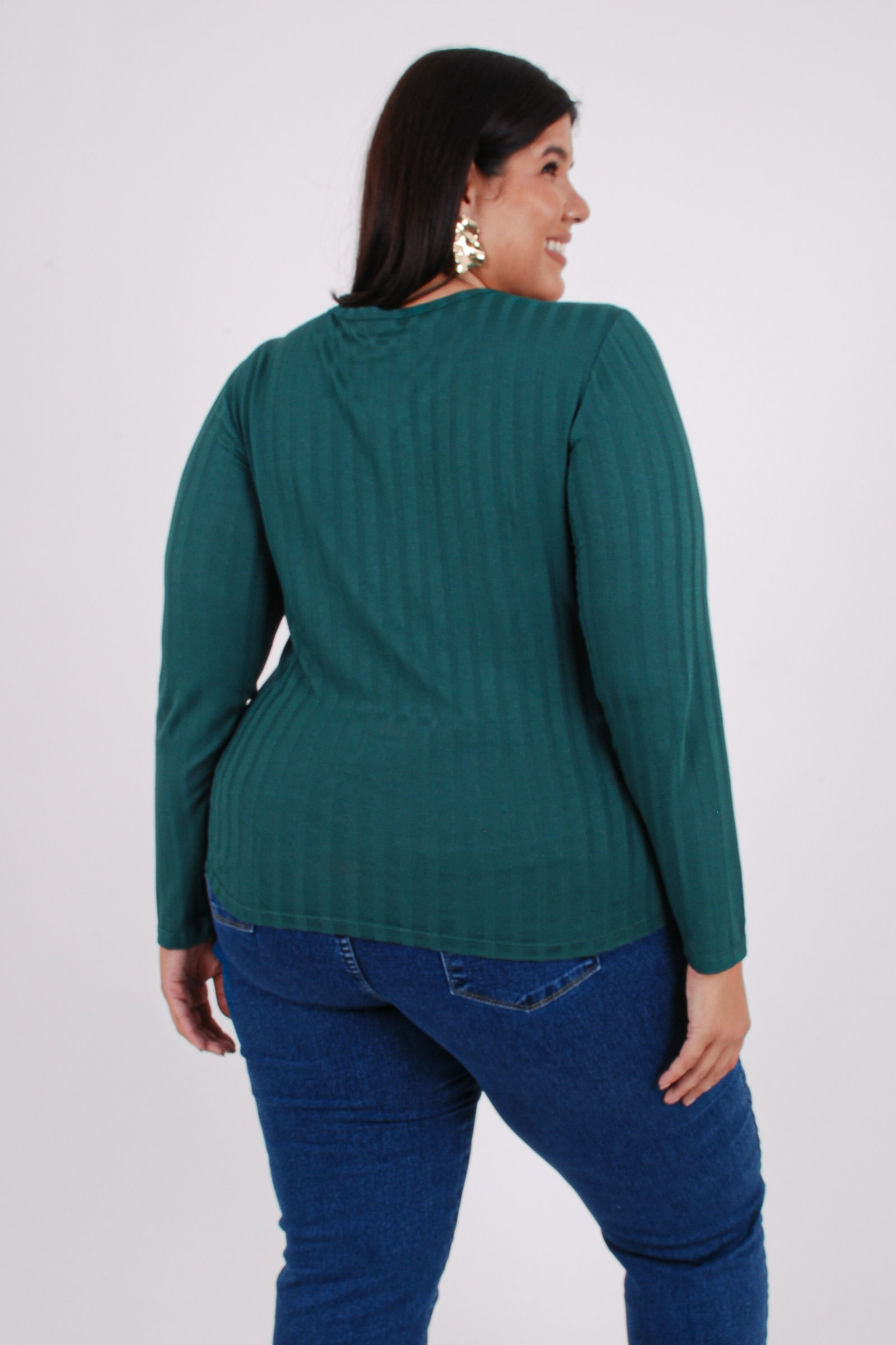 Blusa-manga-longa-canelada-lisa_0031_4