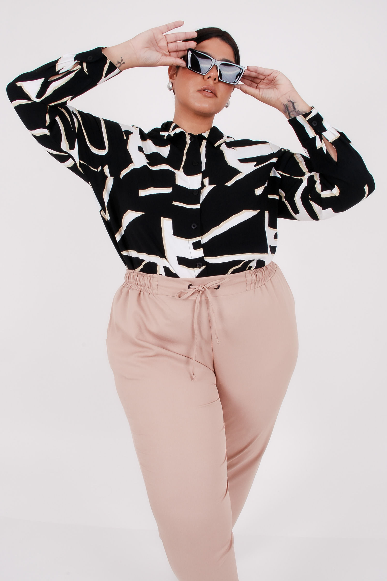 Camisa-manga-longa-em-tecido-estampado-plus-size_0026_1