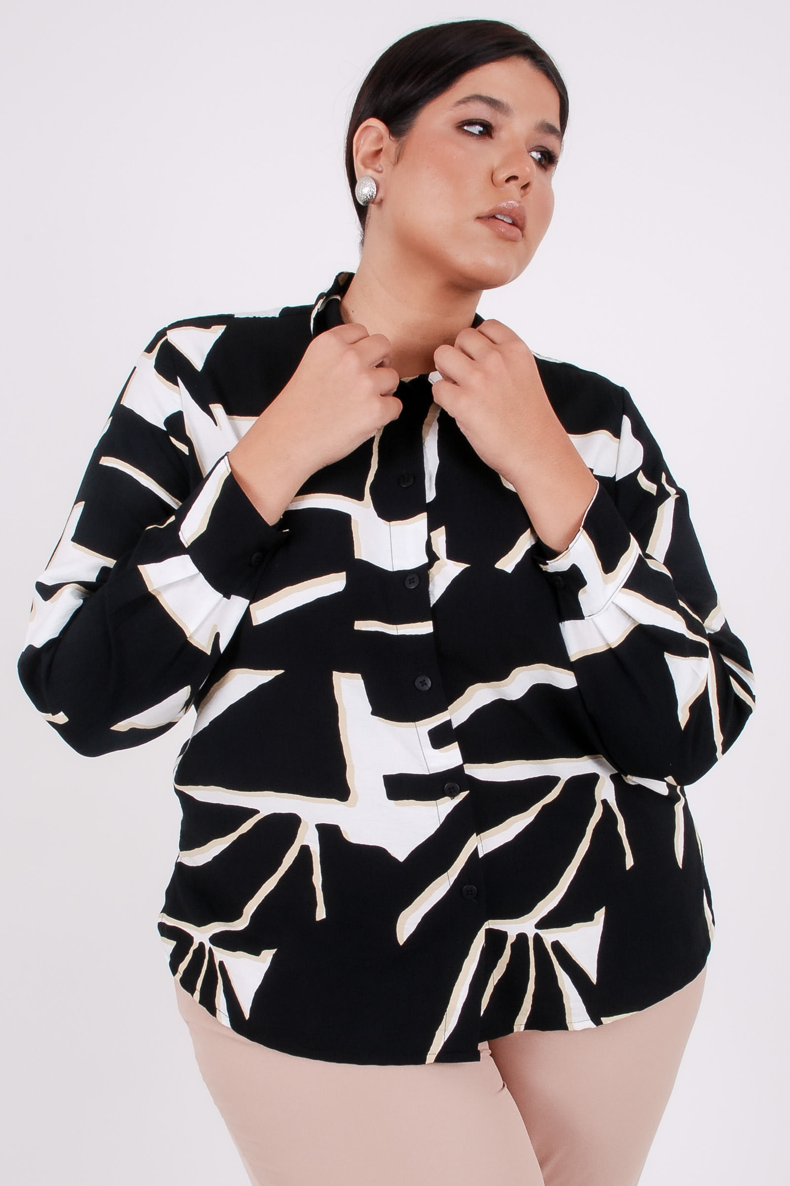 Camisa-manga-longa-em-tecido-estampado-plus-size_0026_3