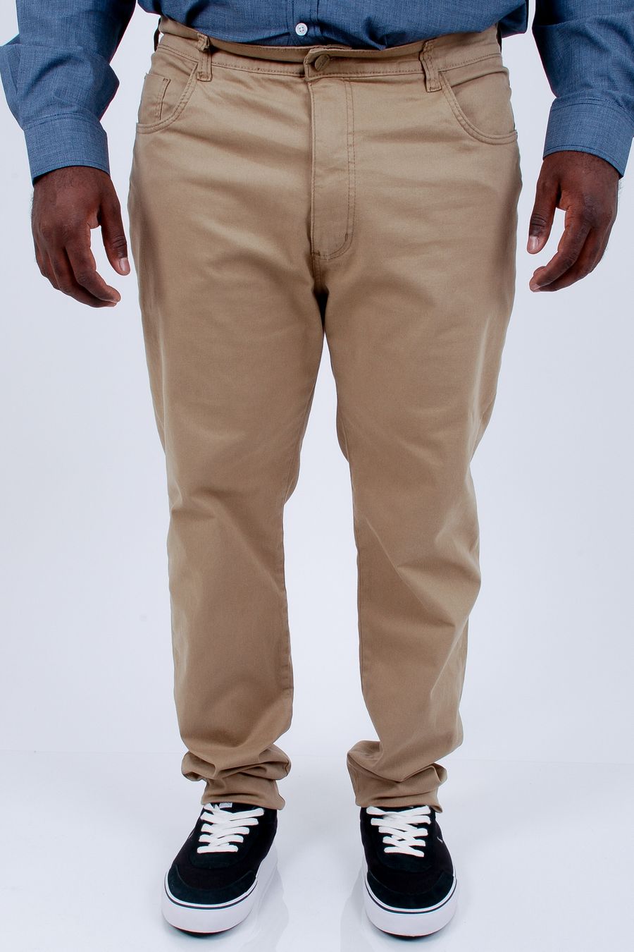 Calça skinny sarja plus size bege
