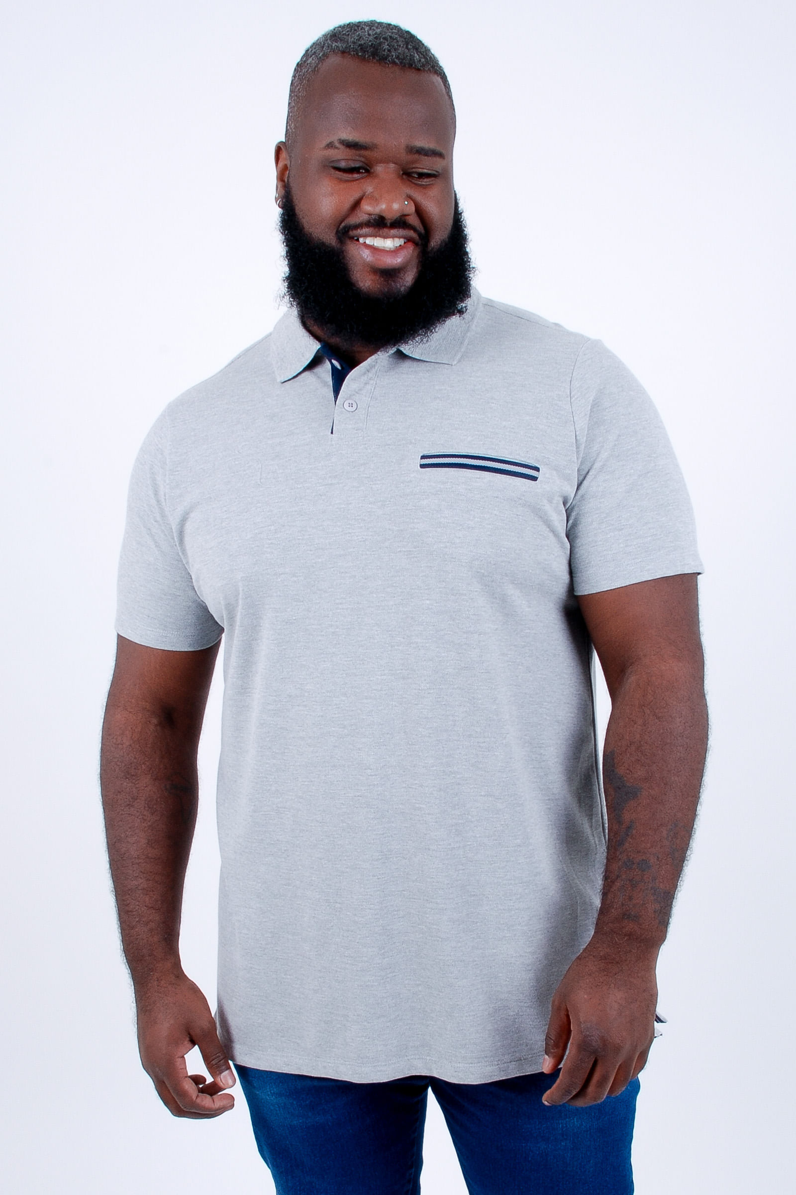Camisa-polo-em-piquet-com-cadarco-no-bolso_0011_1