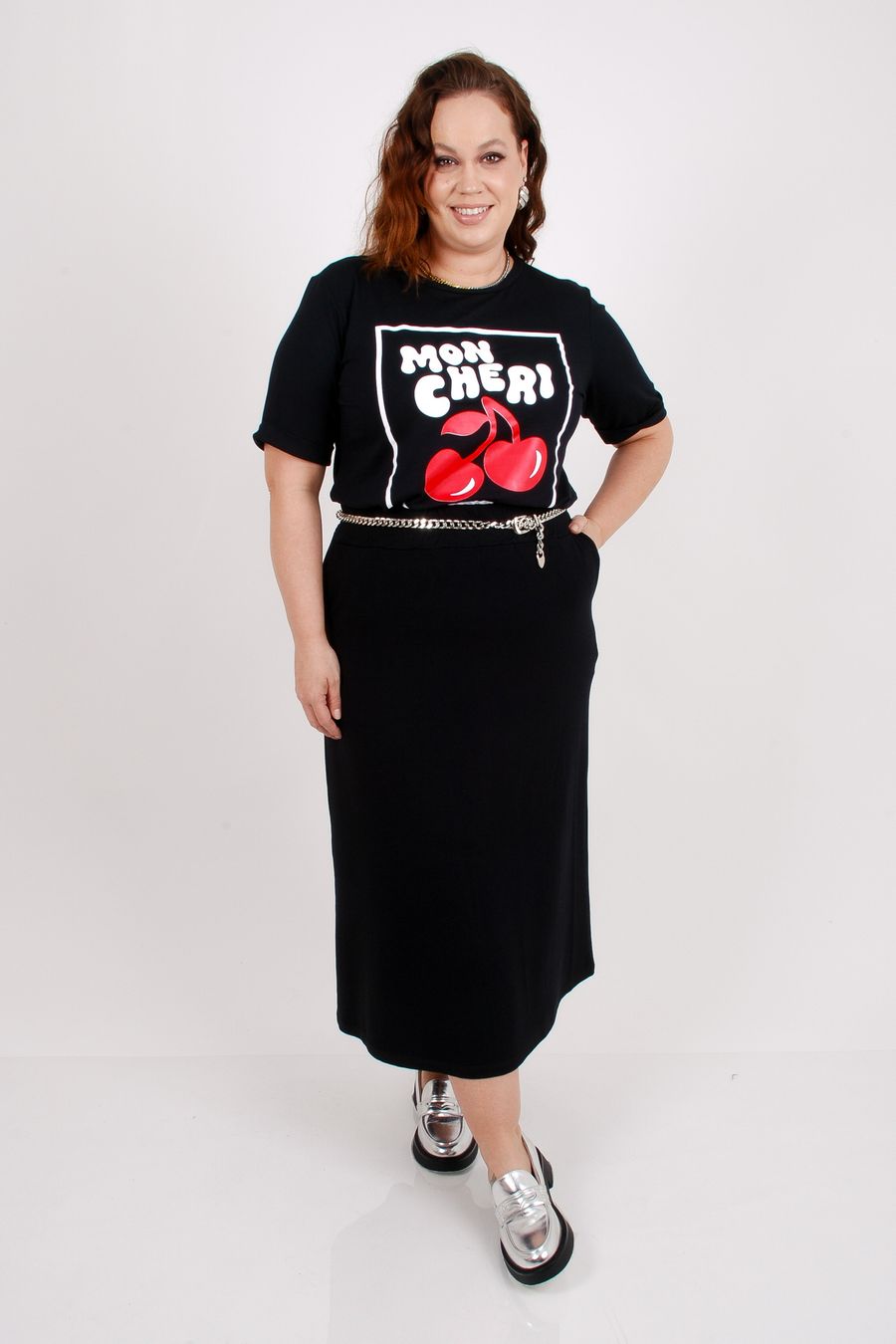Blusa manga curta malha feminina estampa localizada cereja preto