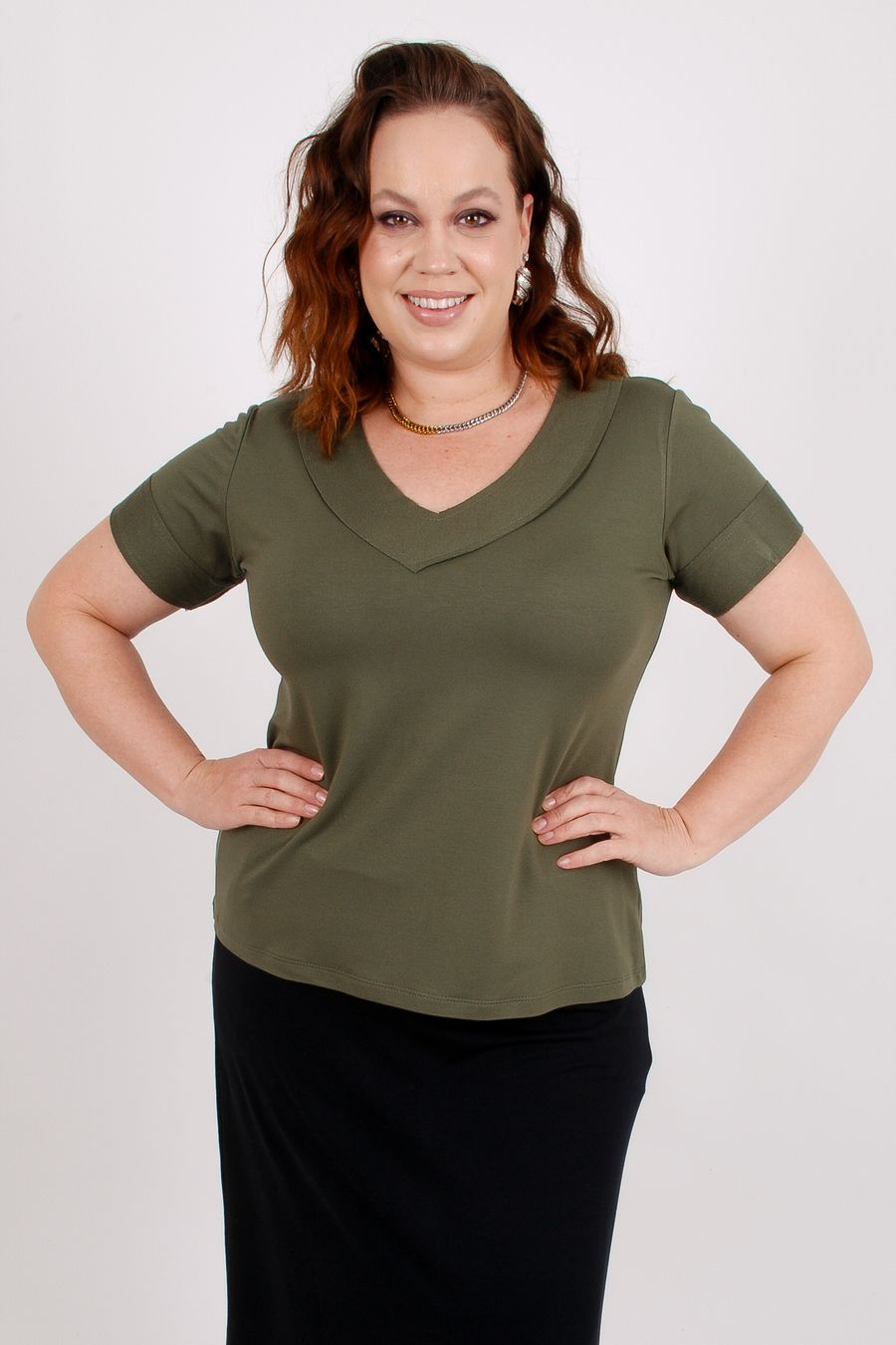 blusa decote v manga curta moletinho verde militar