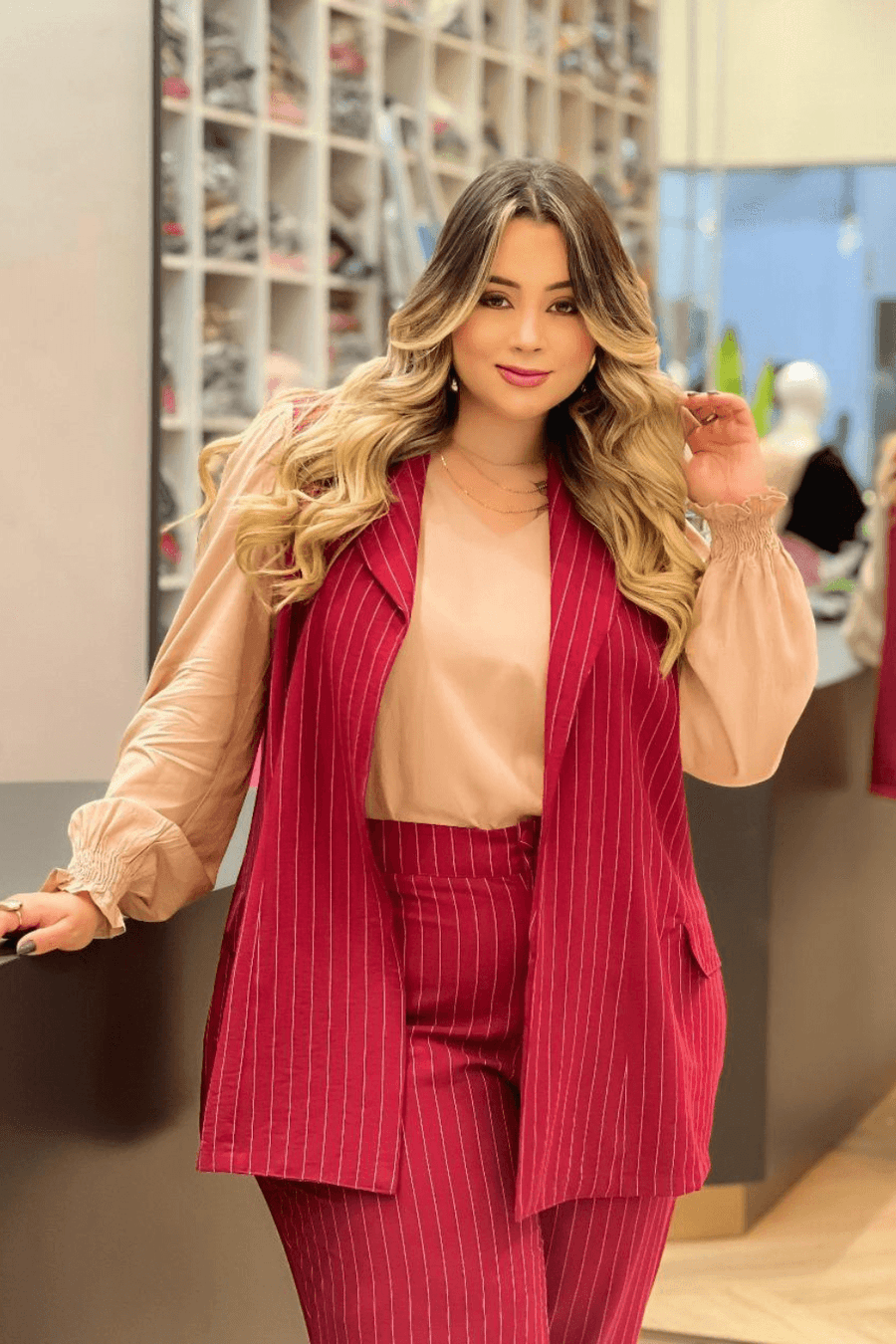 Colete Alfaiataria Risca de Giz Plus Size VERMELHO