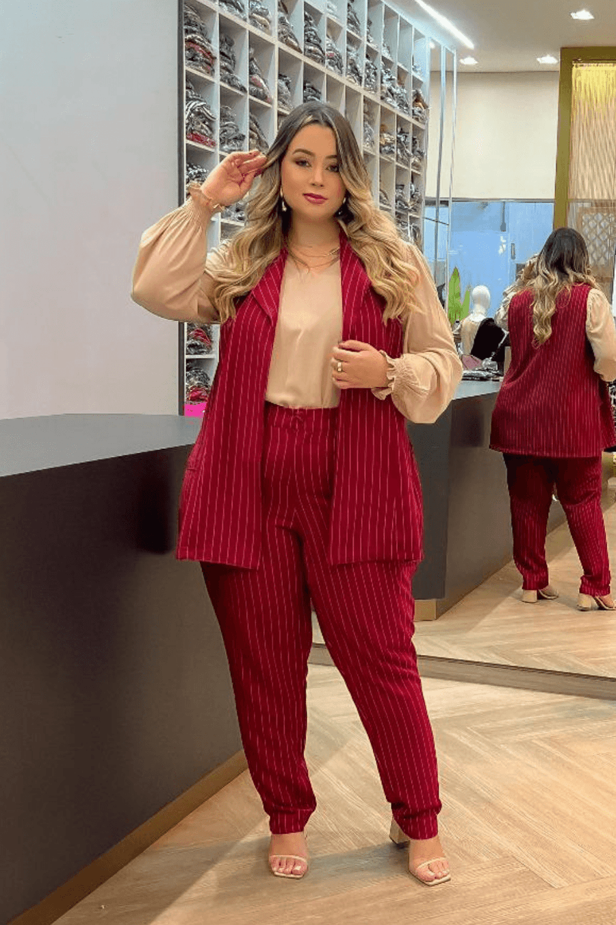 Colete Alfaiataria Risca de Giz Plus Size VERMELHO