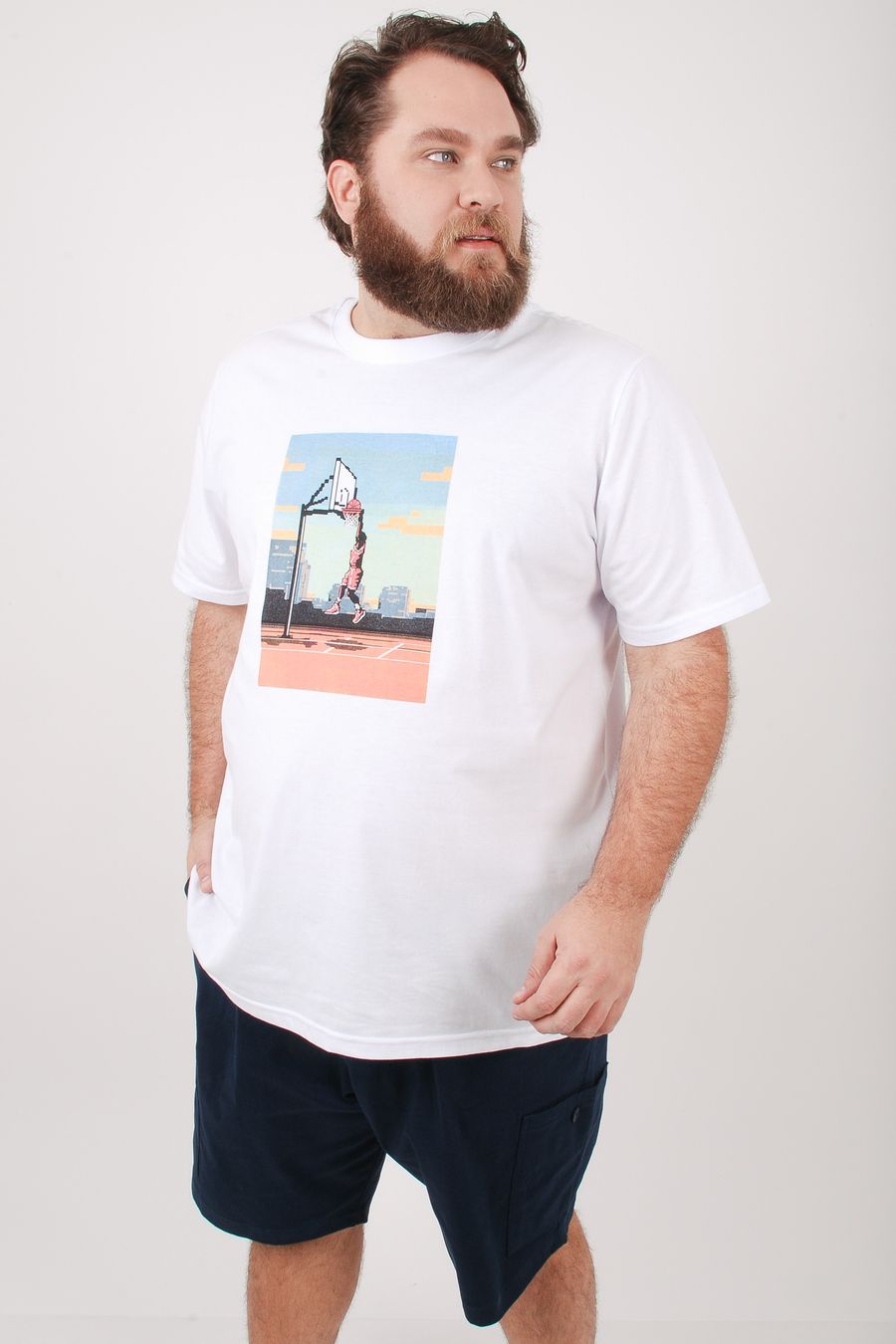 Camiseta meia malha com estampa basquete branco