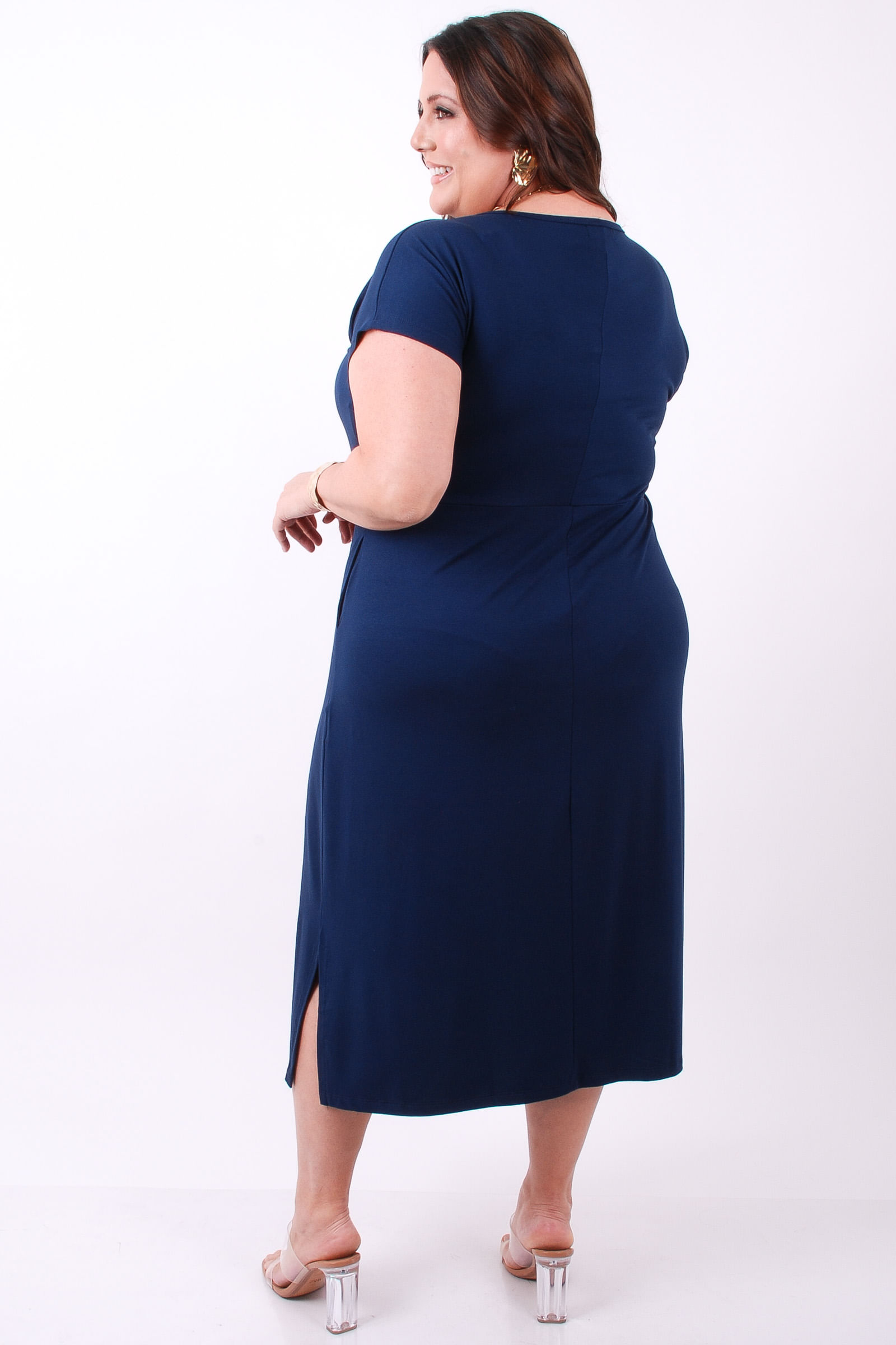 Vestido-midi-em-malha-lisa_0004_4