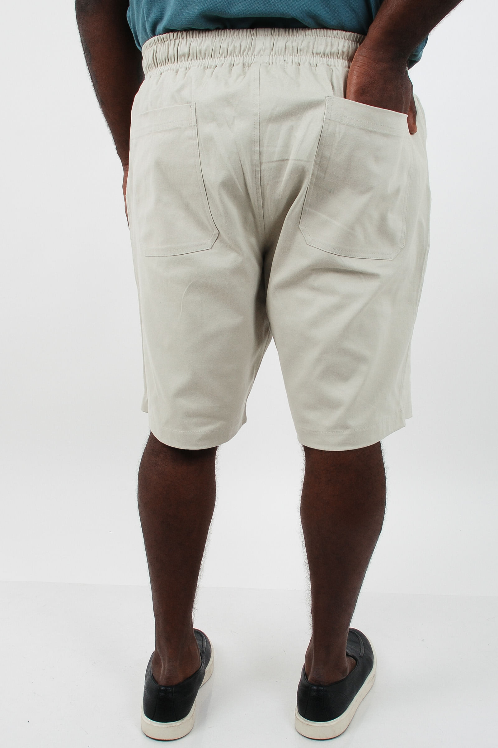 Bermuda-masculina-sarja-lisa-com-elastano_0008_4