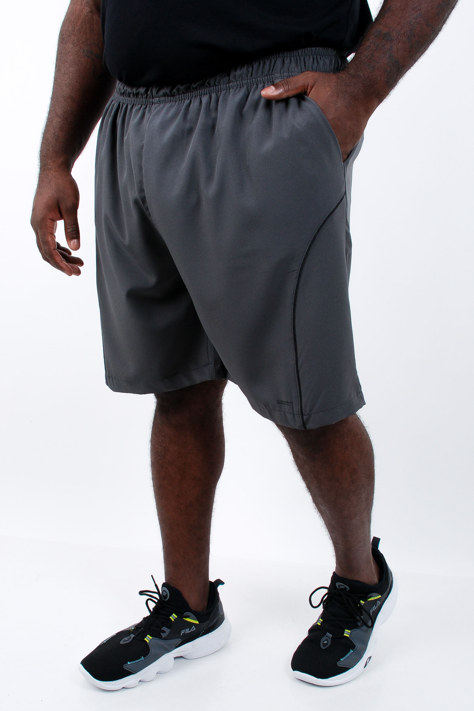 Bermuda-masculina-esportiva-com-vivo-e-detalhes-contrastantes_0012_1