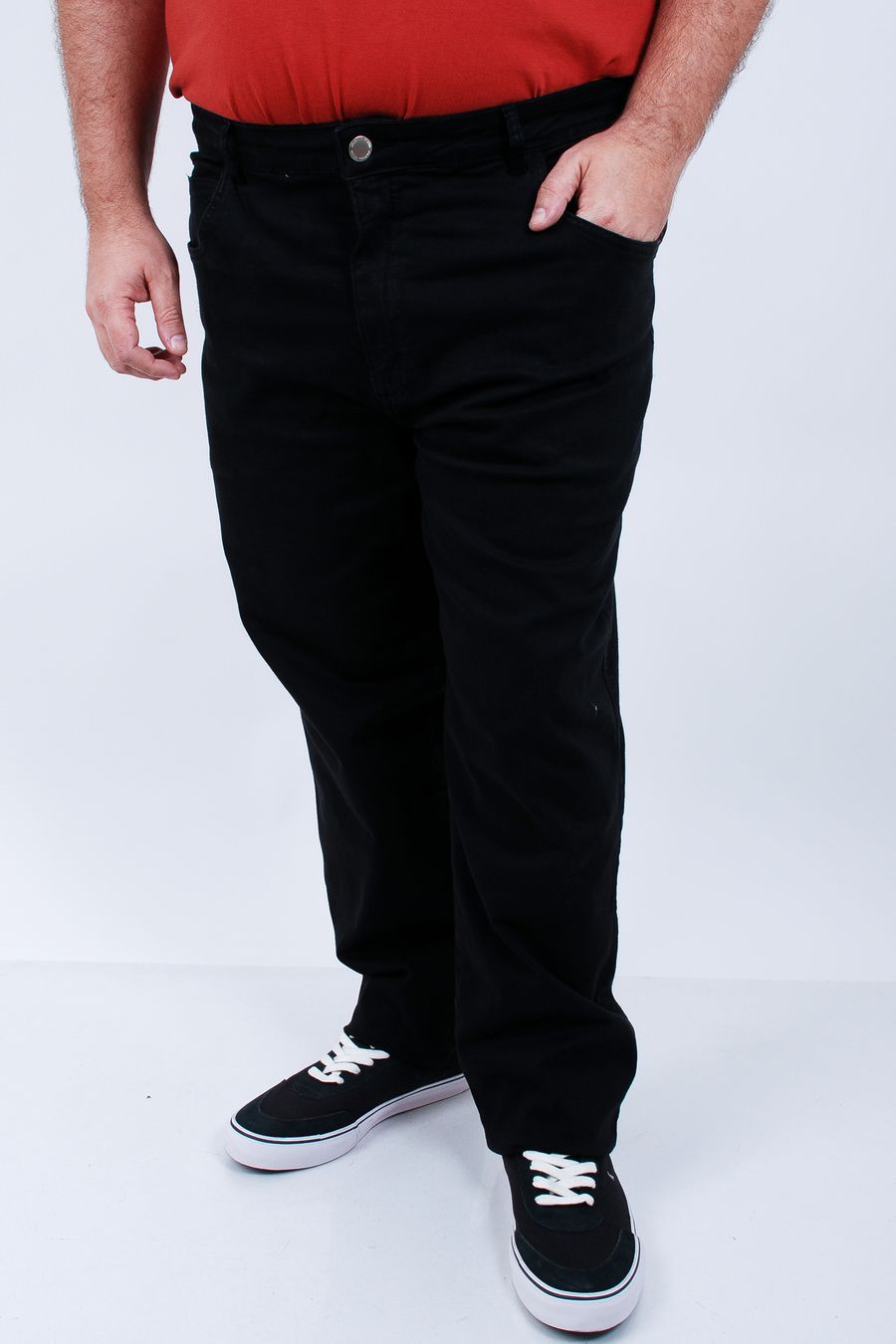 Calça reta de sarja com elastano plus size preto