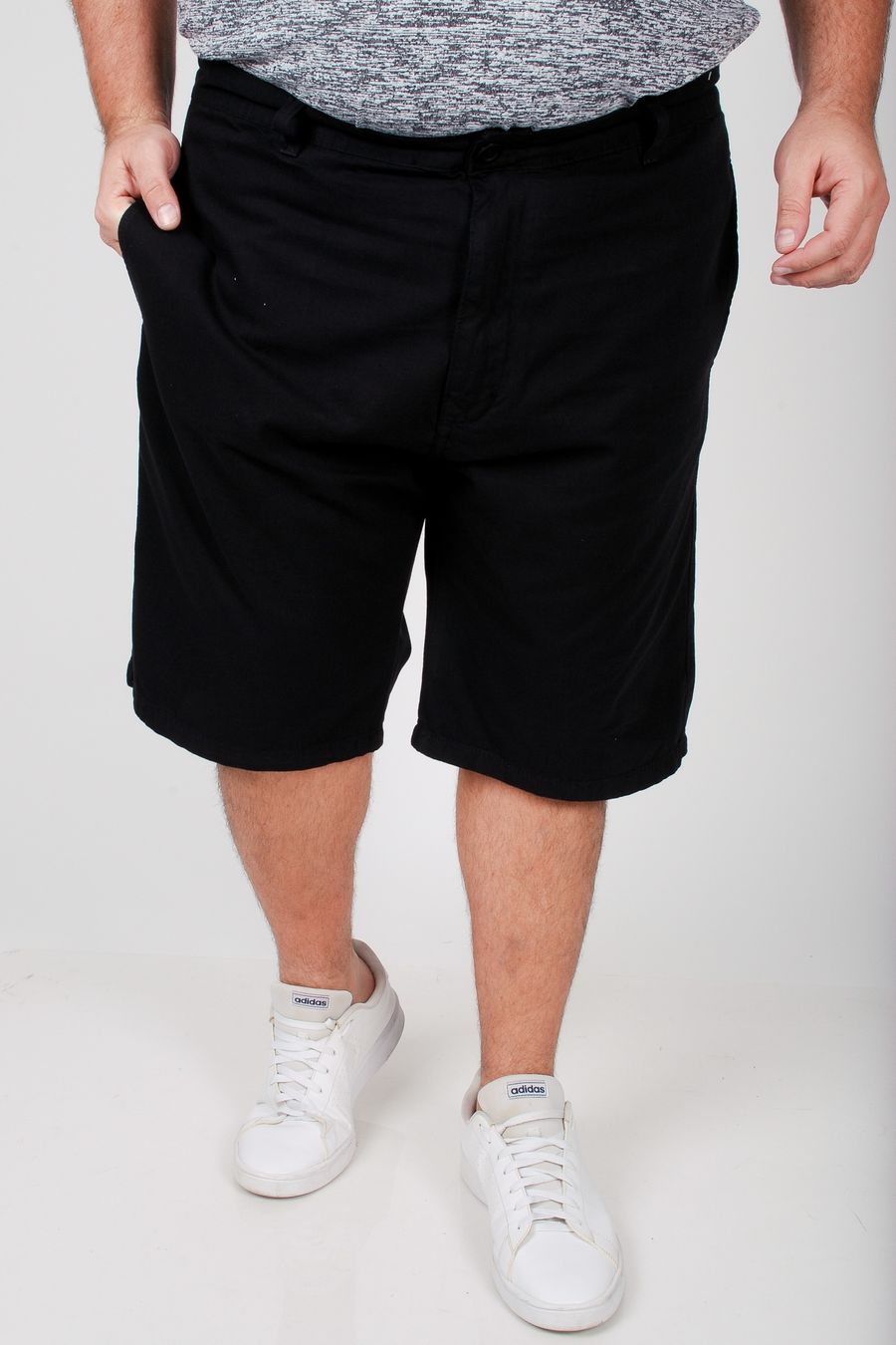 Bermuda bolso faca em sarja tamanho extra preto