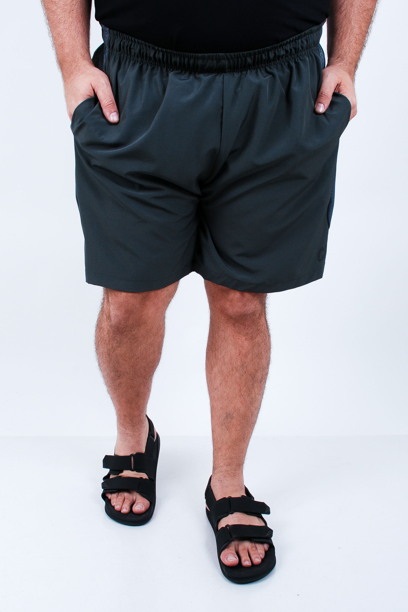 Bermuda-esportiva-com-detalhe-nas-laterais_0012_3