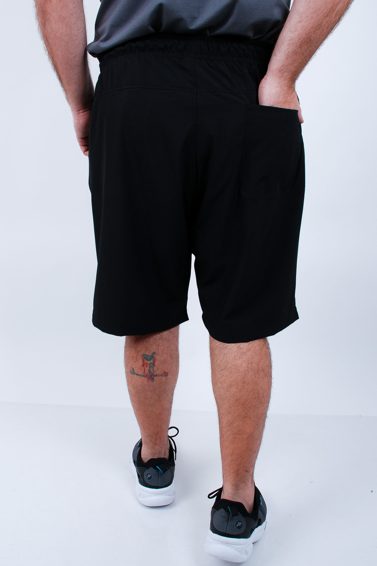Bermuda-masculina-esportiva-lisa-com-elastano_0026_4