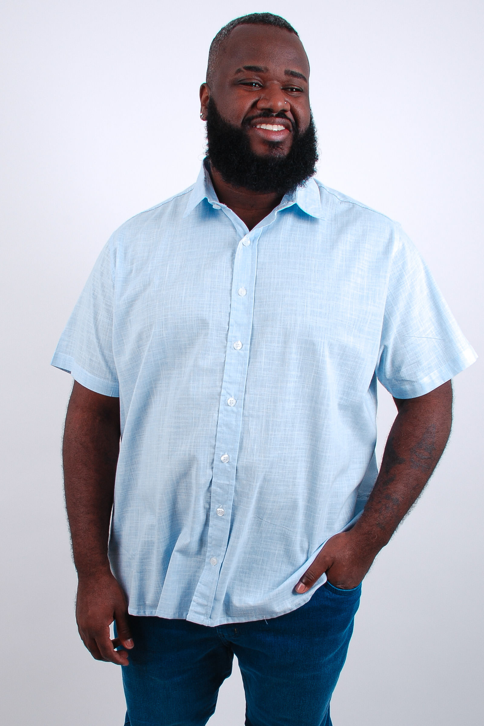 Camisa-chambray-fio-tinto-manga-curta-plus-size_0003_1