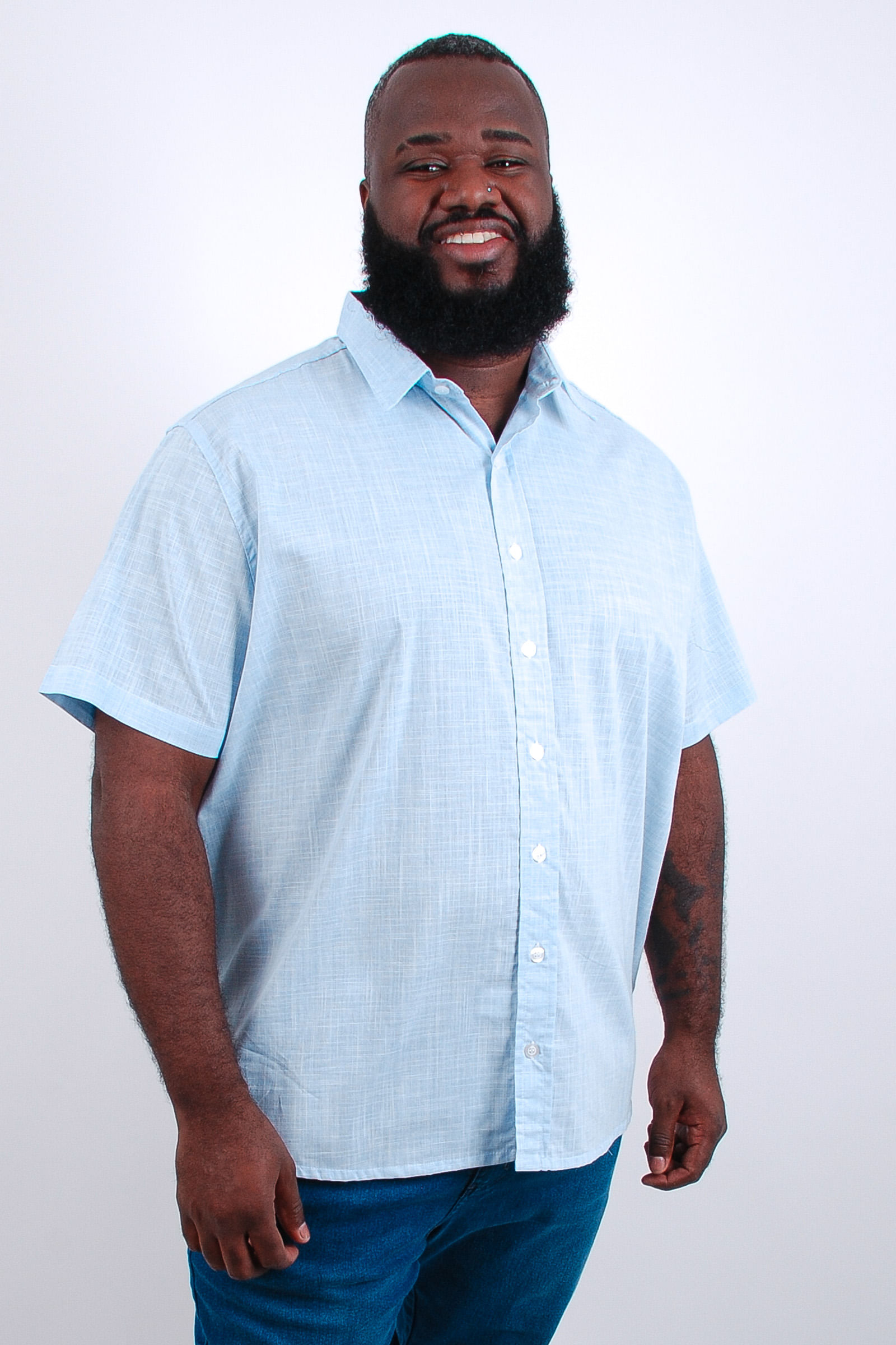 Camisa-chambray-fio-tinto-manga-curta-plus-size_0003_3