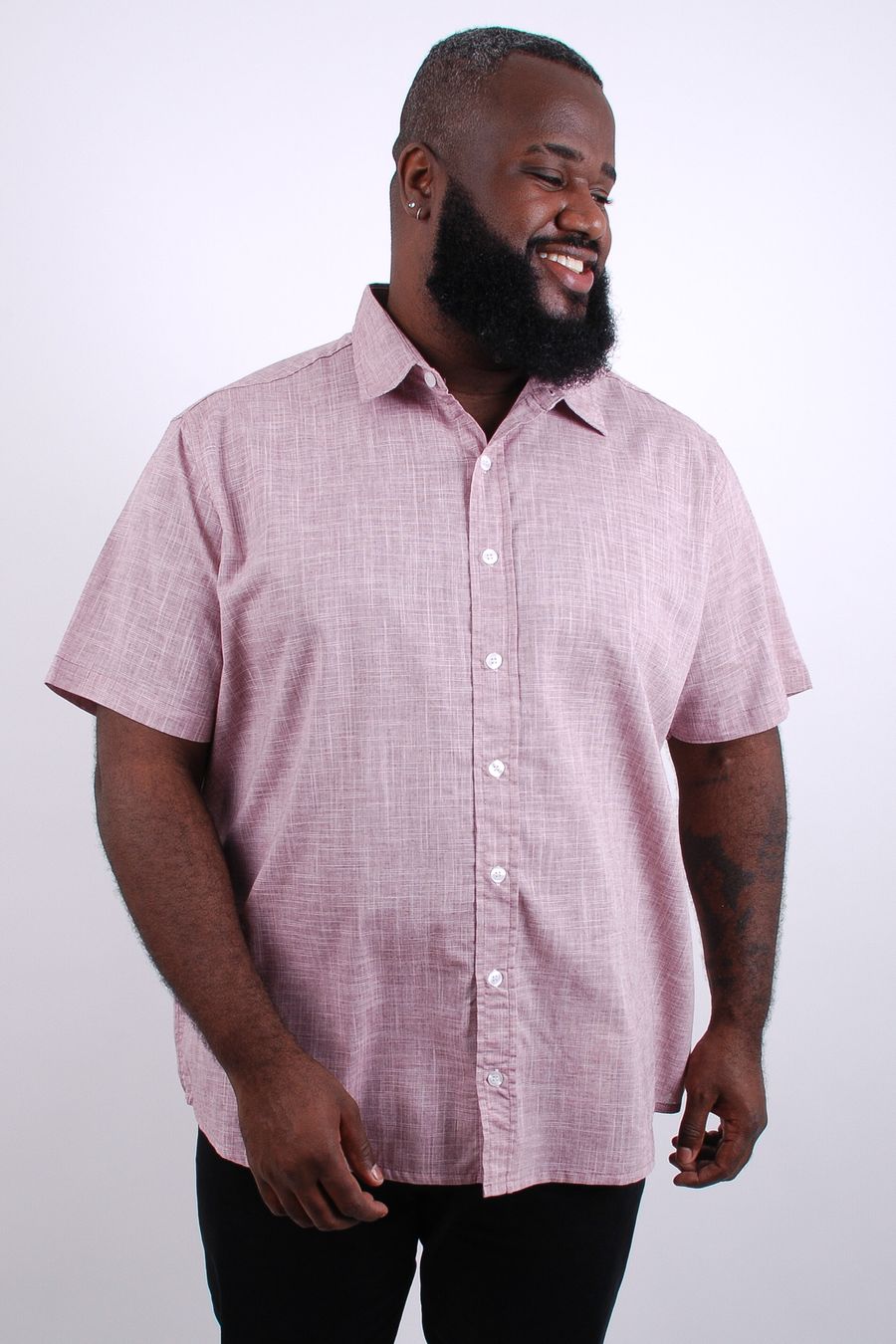 Camisa chambray fio tinto manga curta plus size vinho