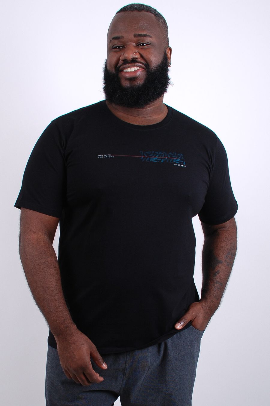 Camiseta masculina meia malha estampa 'nature' preto