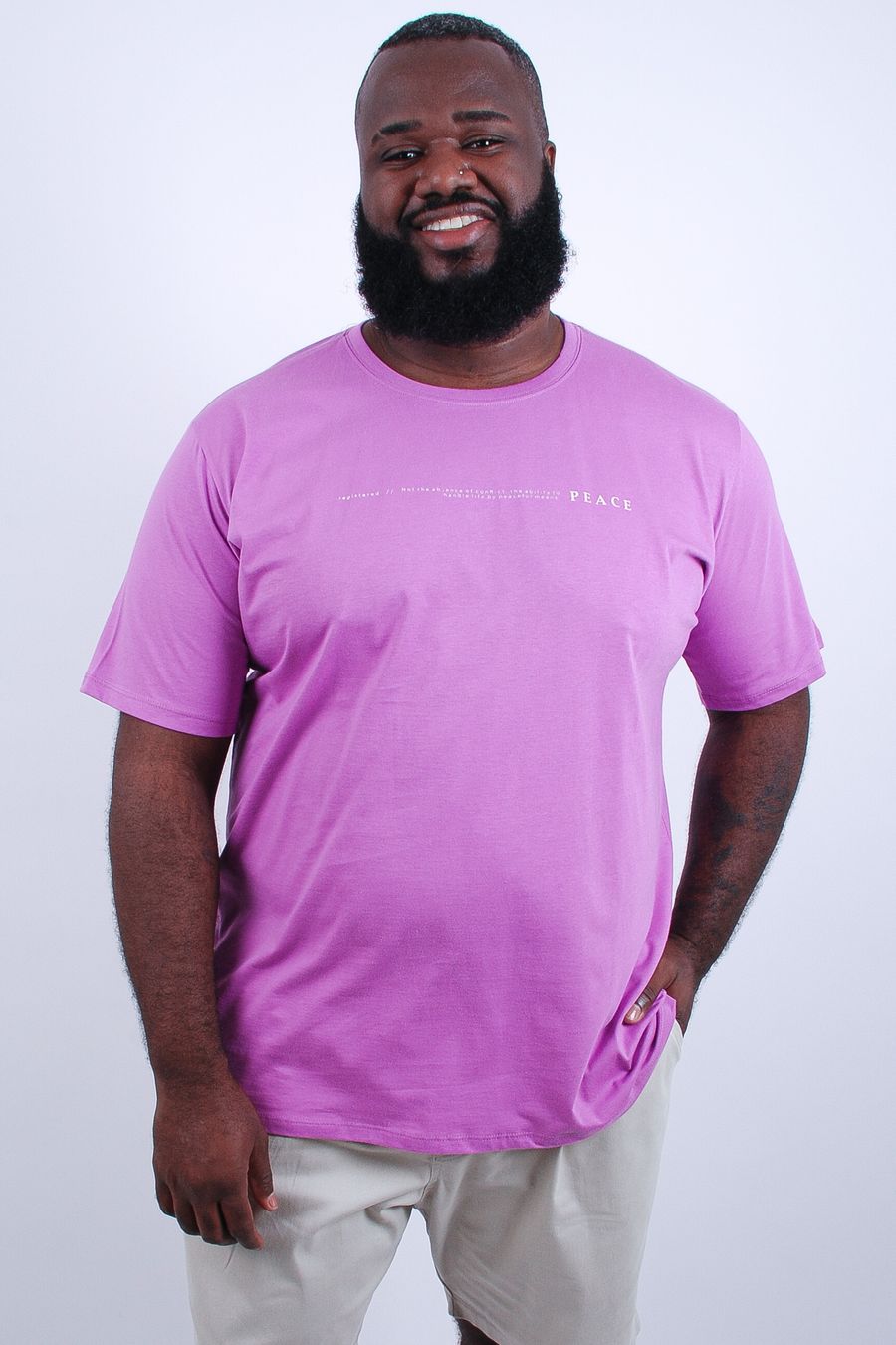 Camiseta masculina meia malha estampa 'peace' roxo