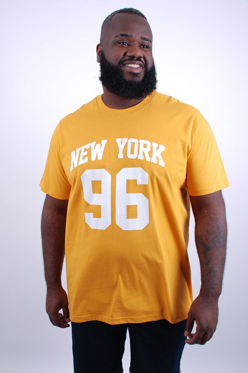 Camiseta masculina meia malha estampa ny amarelo