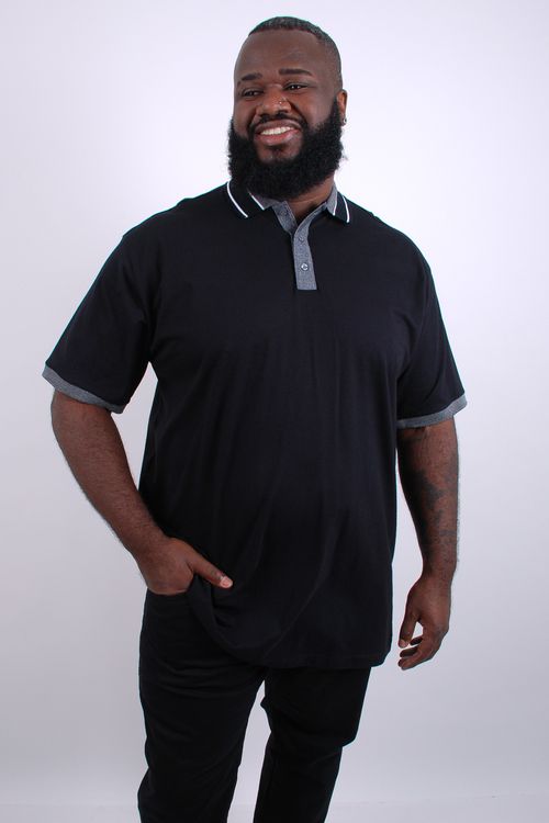 Camisa polo masculina vista contrastante, gola e punhos com friso preto
