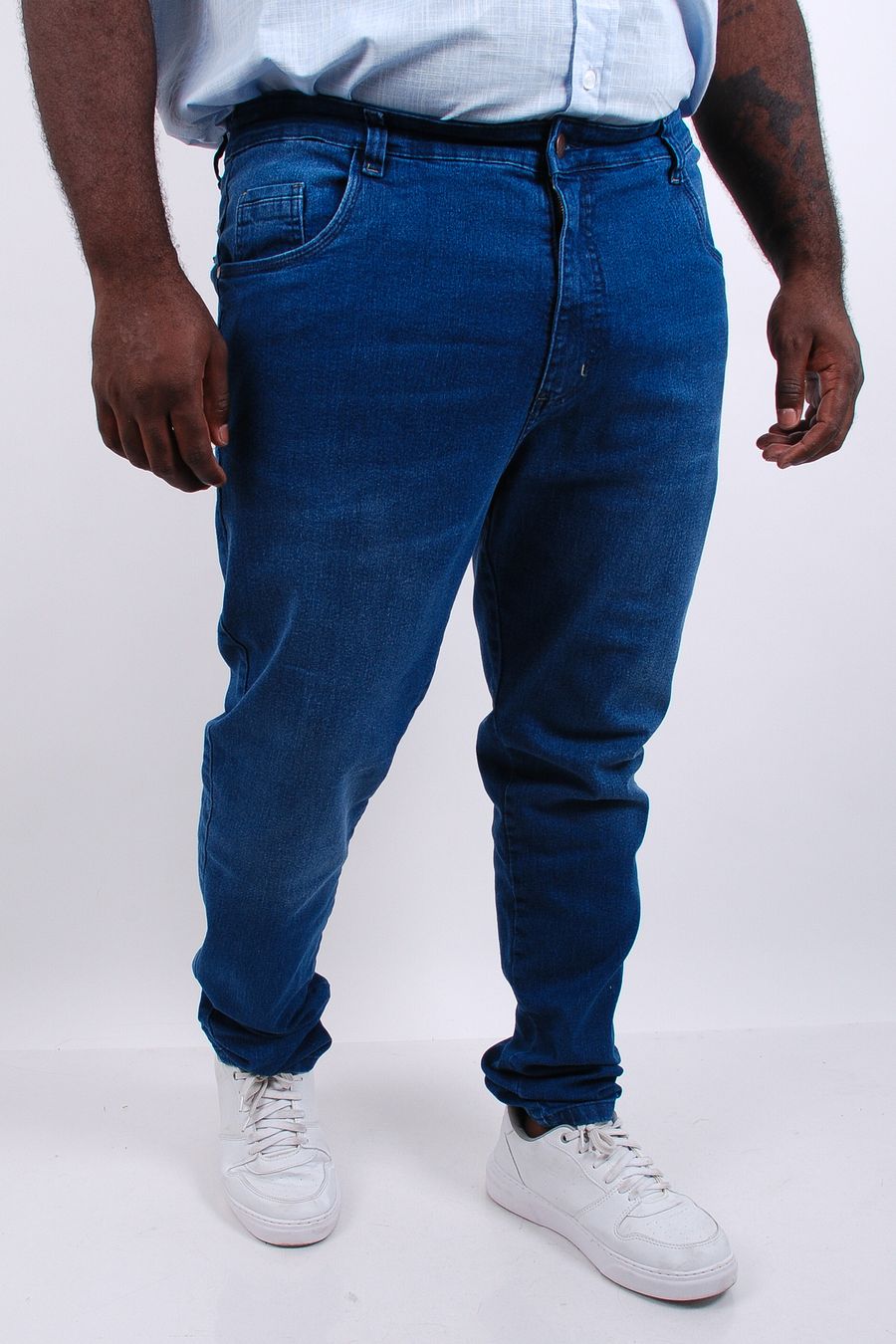 Calça masculina skinny jeans com lavagem azul