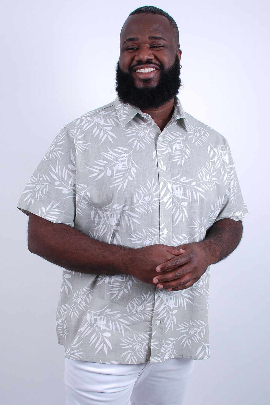 Camisa masculina manga curta estampa bicolor folhagem bege