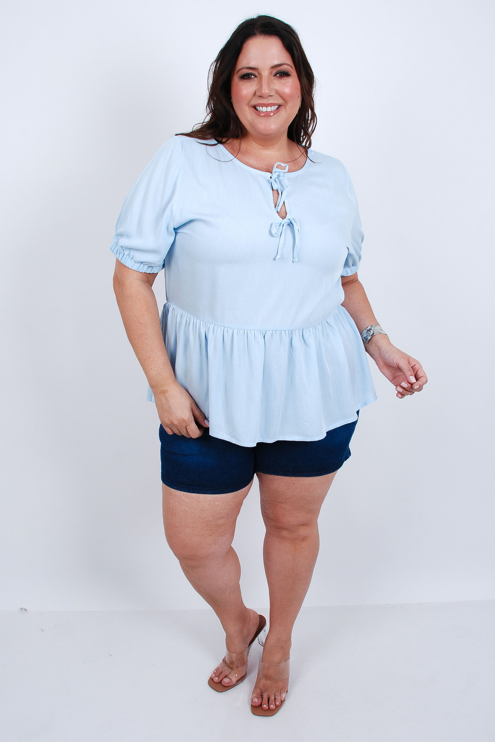 Blusa-manga-curta-lisa-com-lacos-no-decote_0003_3