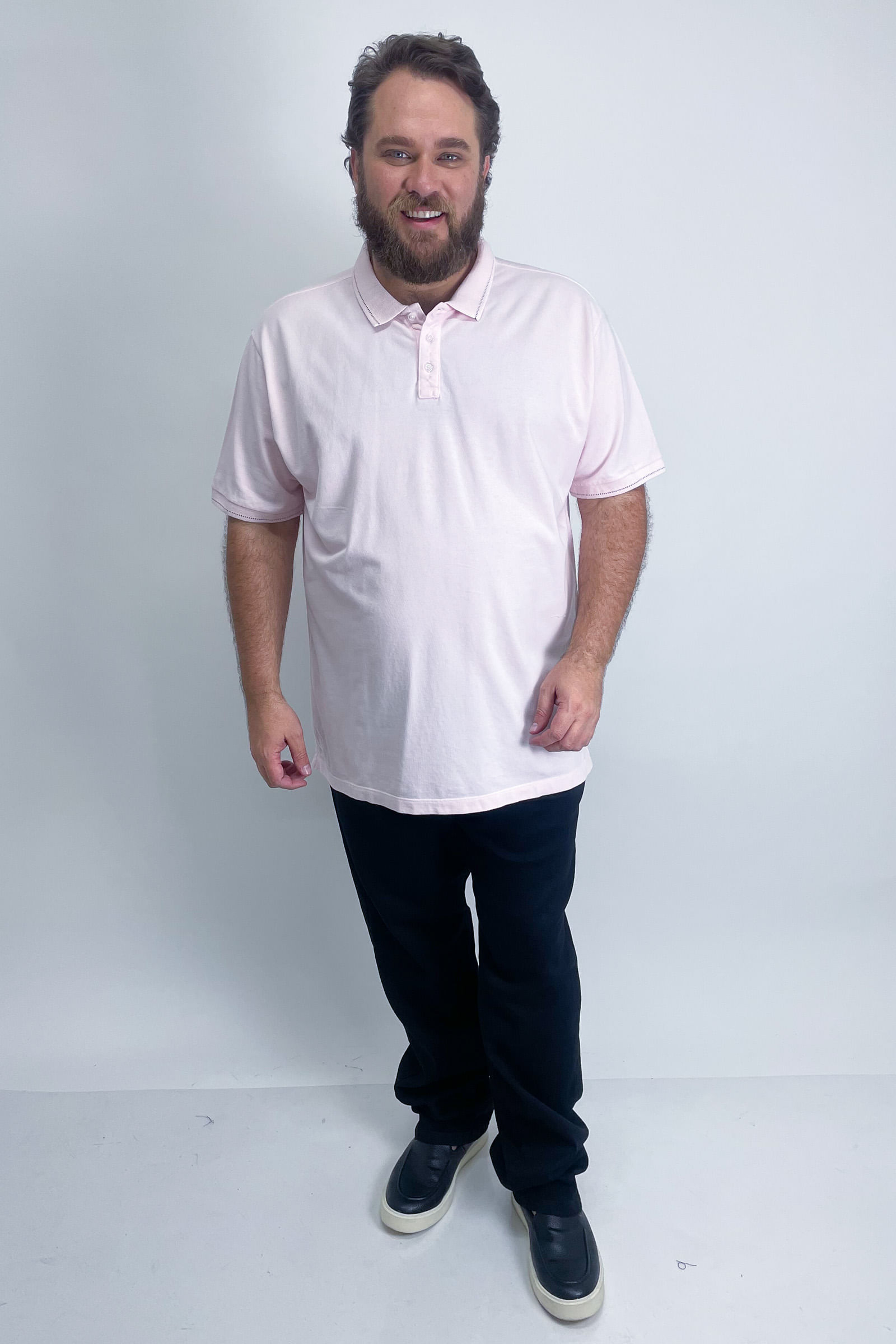 Camisa-polo-manga-curta-em-piquet-com-detalhe-na-gola-e-punhos_0027_2