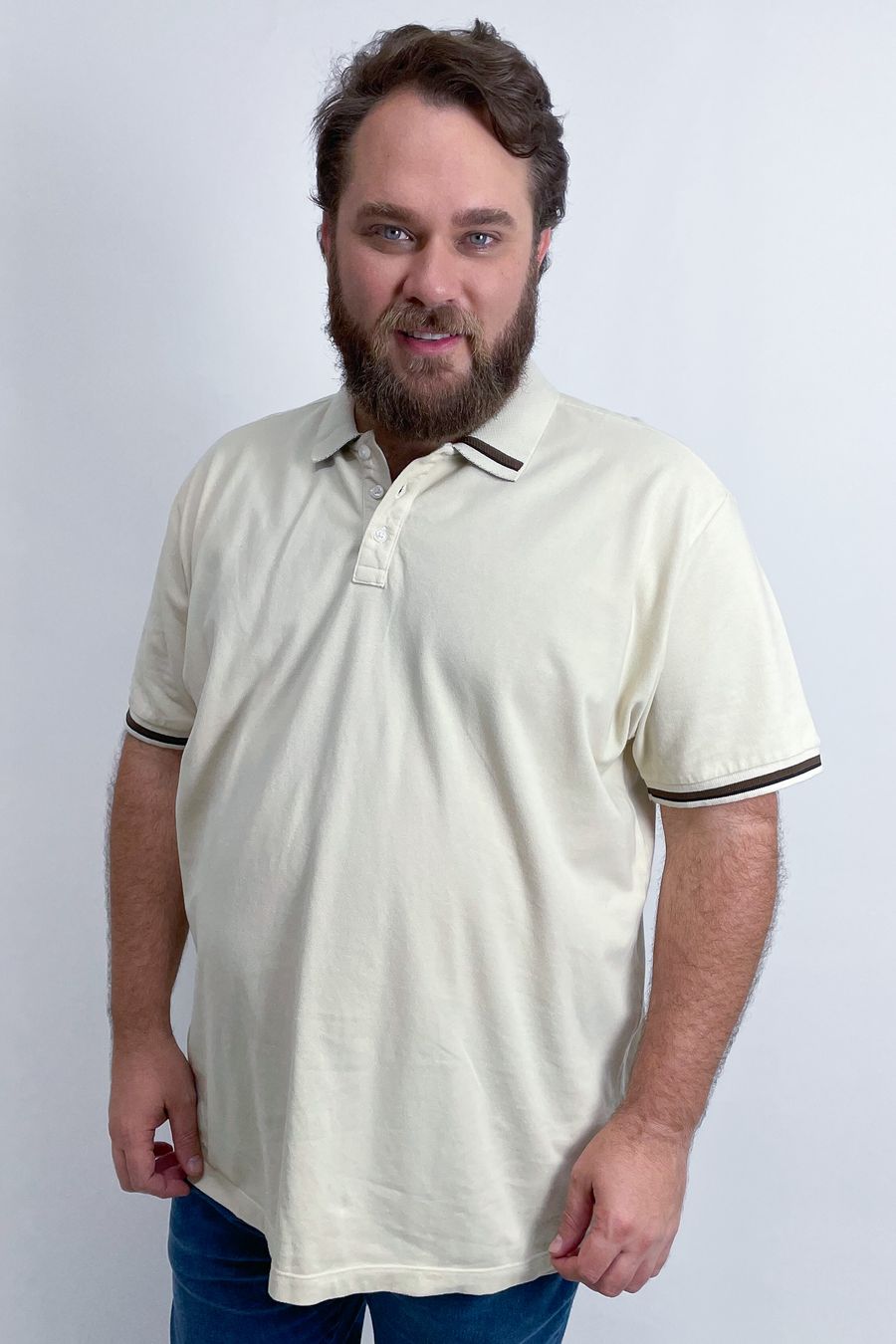 Polo masculina manga curta em malha piquet off white