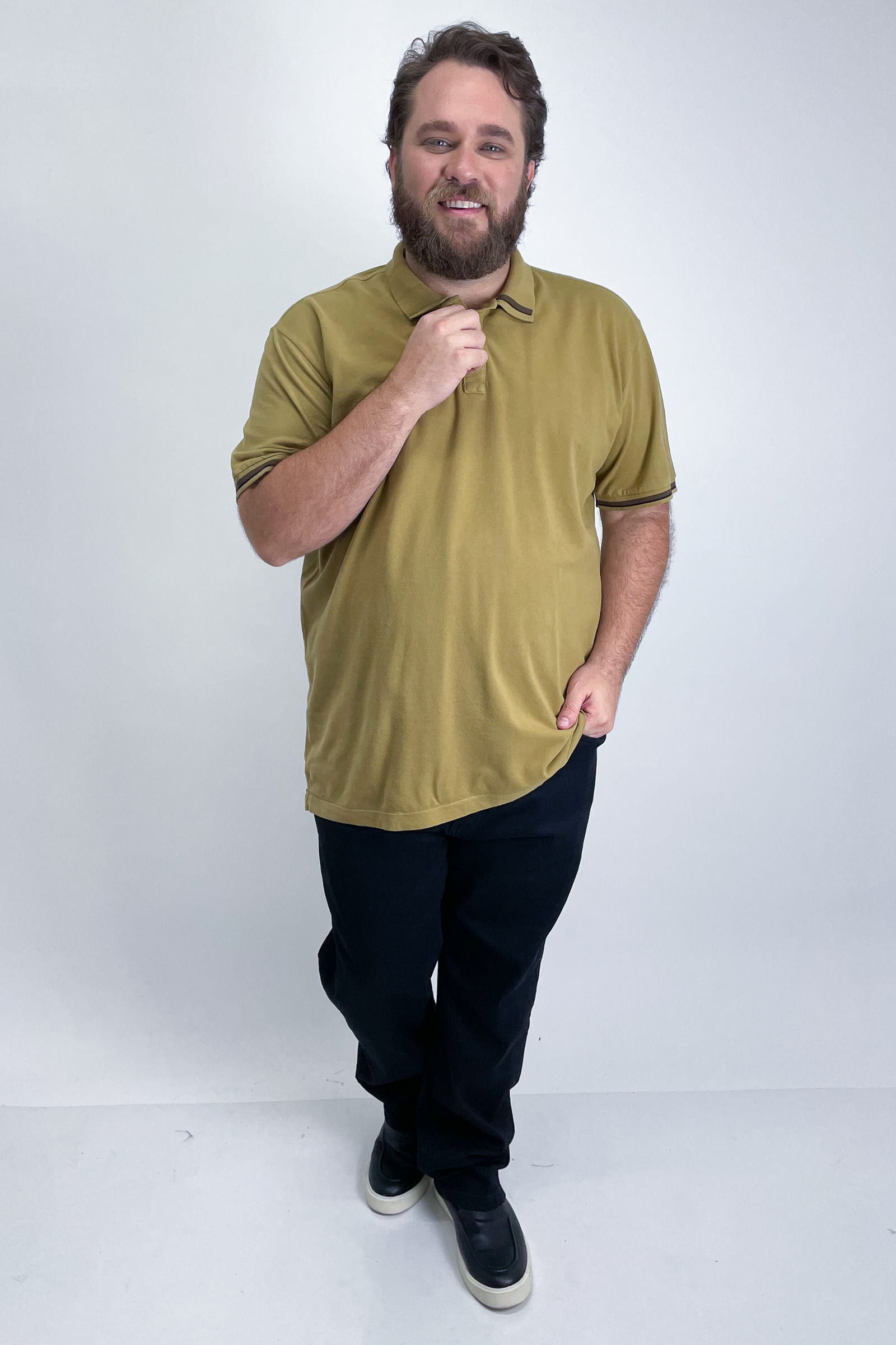 Polo-masculina-manga-curta-em-malha-piquet_0037_2