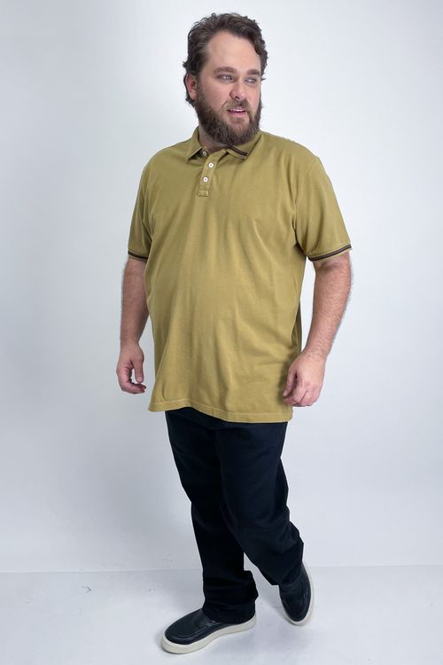 Polo masculina manga curta em malha piquet kaki